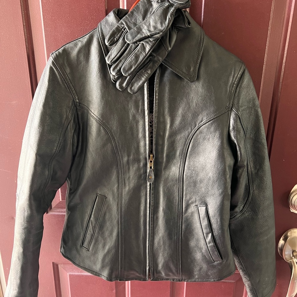Womens leather jacket and gloves size Medium